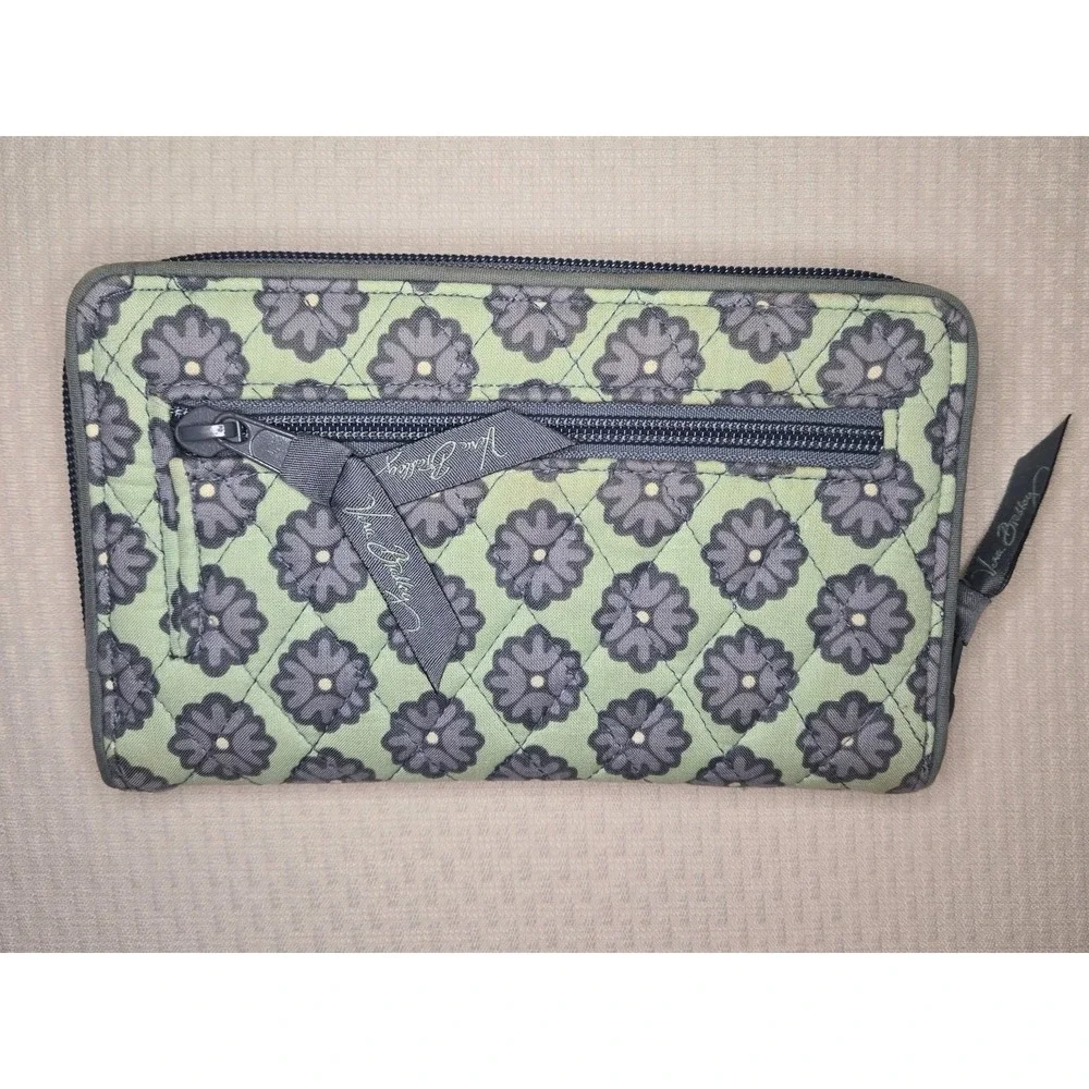 VERA BRADLEY Silver Turnlock Wallet Clutch Nomadic Floral Retired Organizer EUC - Picture 2 of 8